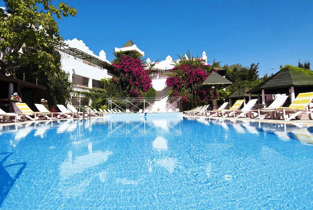 Hotel Golden Gate Kuşadası Buitenkant foto
